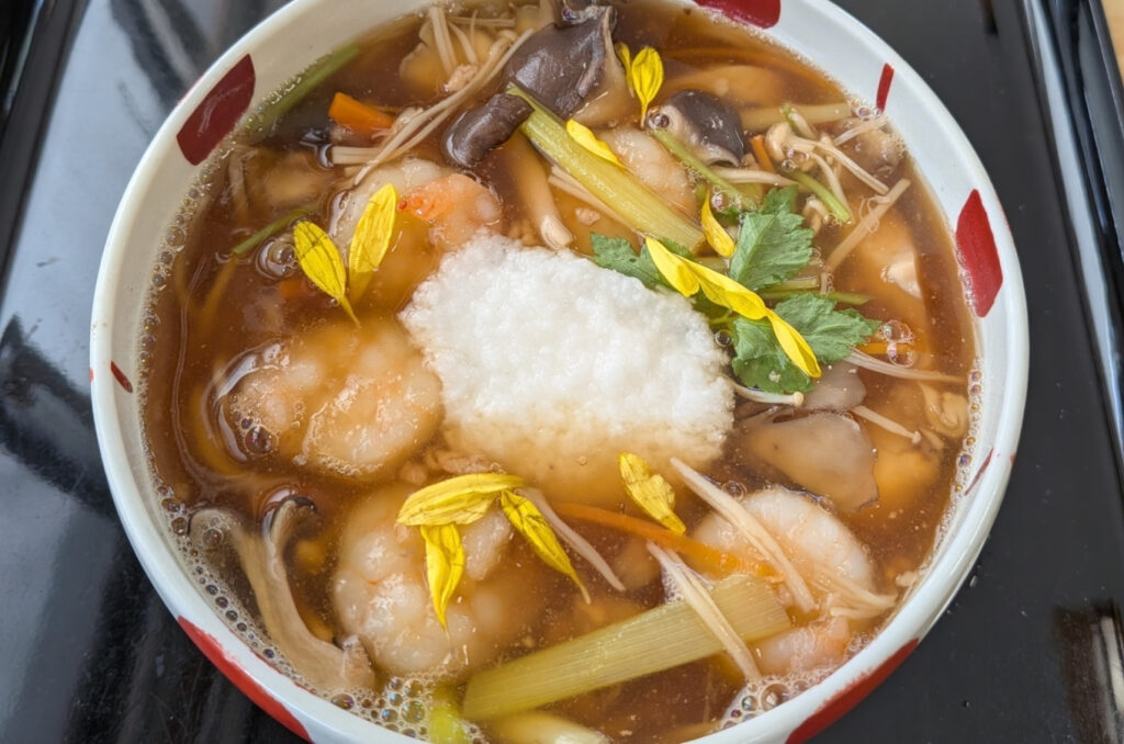 利久庵「きのこと小エビのあんかけ(落とし芋)」そば