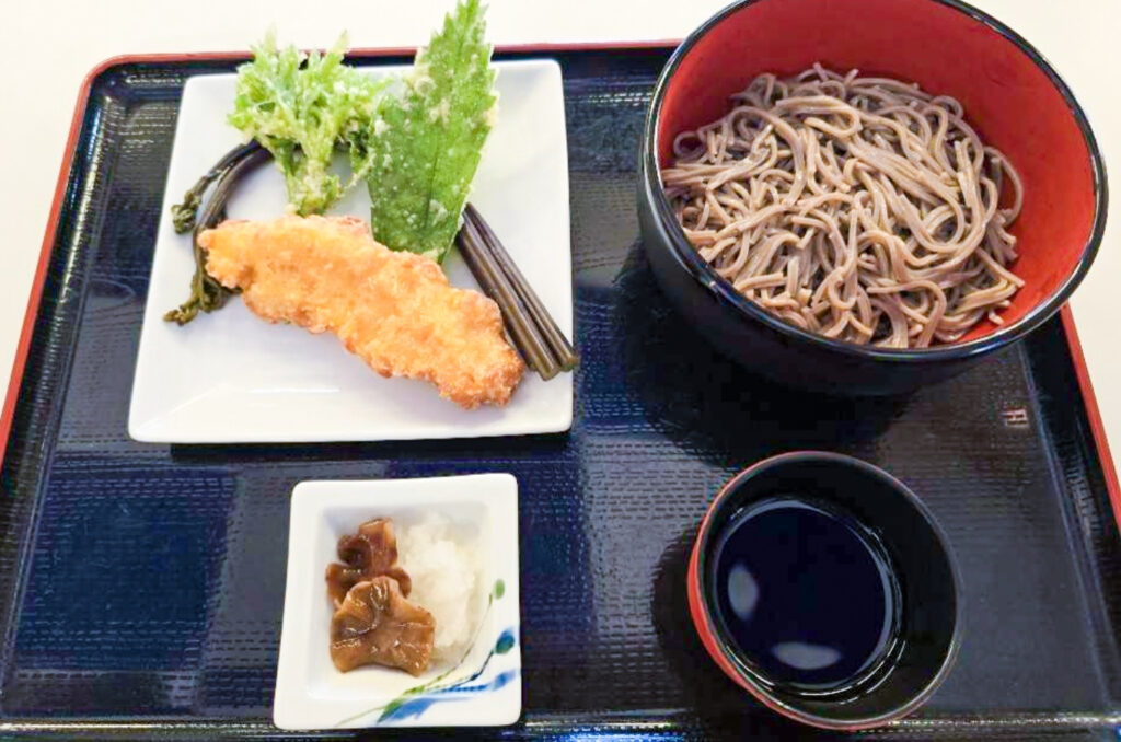 レストハウスゆのさわ_二八そば食べ放題セット